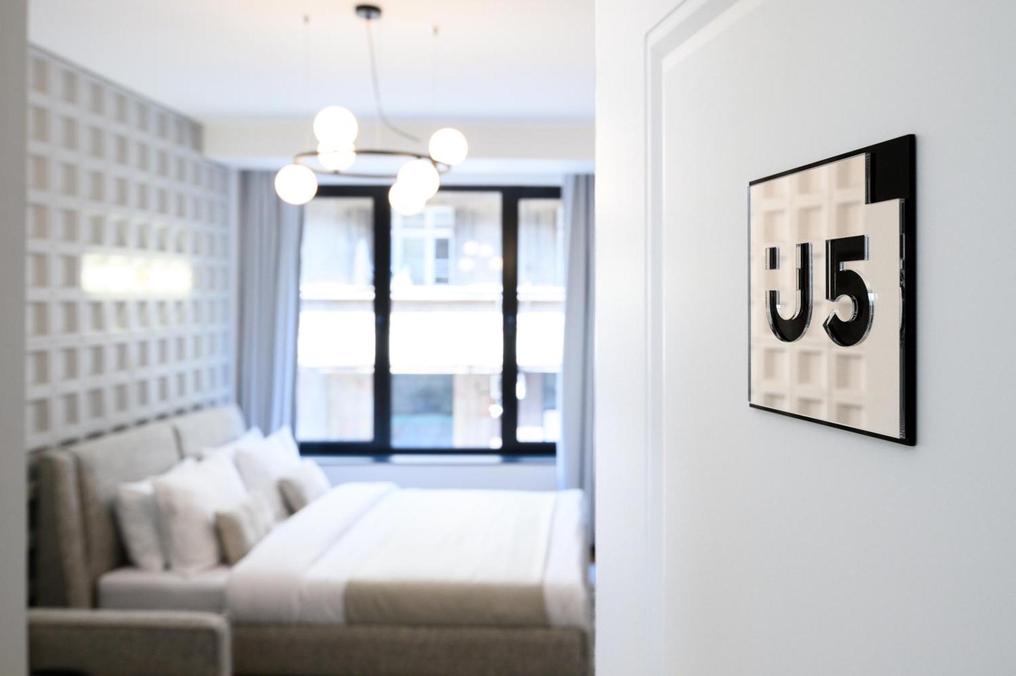 Urban Downtown Luxury Rooms And Suites Belgrad Exterior foto